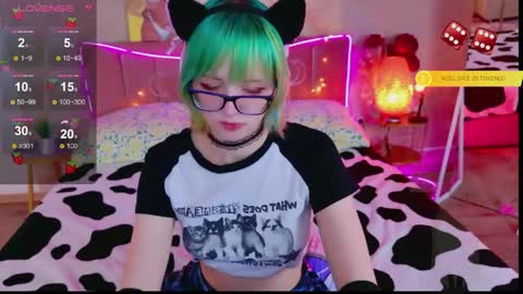 Snapshot of 666_marshmallow chatting on 04/20/26, 10:29 Marsi online show from 04/20/26, 10:29