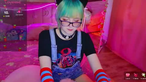 Snapshot of 666_marshmallow chatting on 05/17/26, 05:05 Marsi online show from 05/17/26, 05:05