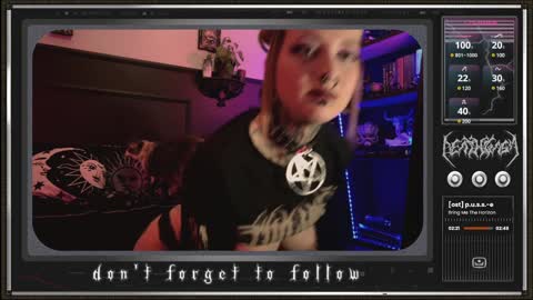 Snapshot of 666deathgasm chatting on 02/05/25, 07:10 Juune online show from 02/05/25, 07:10