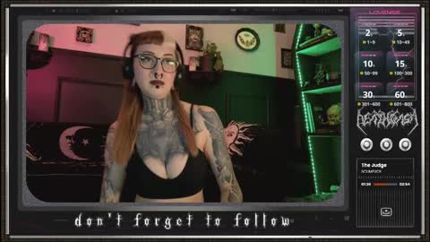 Snapshot of 666deathgasm chatting on 02/22/25, 07:25 Juune online show from 02/22/25, 07:25