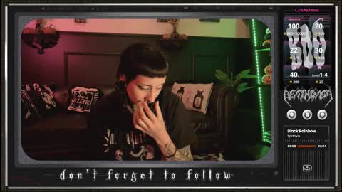 Snapshot of 666deathgasm chatting on 09/25/25, 06:11 Juune online show from 09/25/25, 06:11