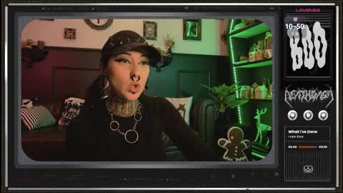 Snapshot of 666deathgasm chatting on 11/29/25, 07:39 Juune online show from 11/29/25, 07:39