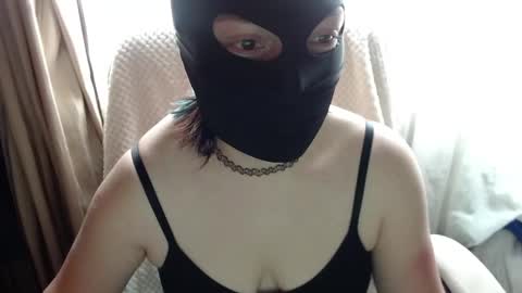 Snapshot of 666maskgirl chatting on 09/16/25, 05:14 SHANNON online show from 09/16/25, 05:14