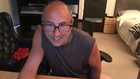 daddy vegas  for single women and couples here online show from 03/19/26, 02:04