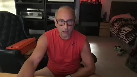 daddy vegas  for single women and couples here online show from 04/01/26, 12:22