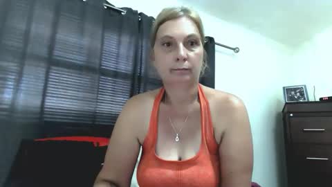 Snapshot of 69naughtyempress69 chatting on 04/01/26, 07:53 69naughtyempress69 online show from 04/01/26, 07:53