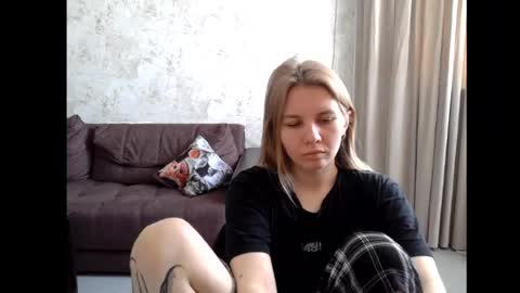 Snapshot of 69riley_reid69 chatting on 03/18/26, 07:00 69Riley Reid69 online show from 03/18/26, 07:00