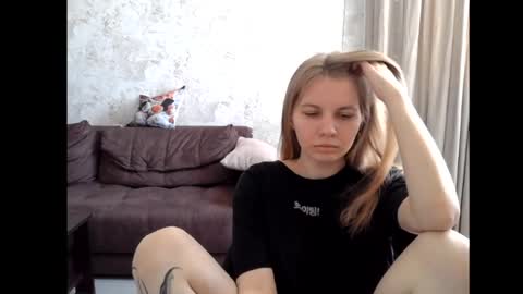 Snapshot of 69riley_reid69 chatting on 03/31/26, 06:36 69Riley Reid69 online show from 03/31/26, 06:36