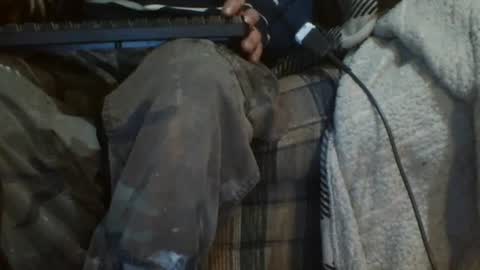 Snapshot of 69sextoyboy69 chatting on 01/03/25, 01:27 69sextoyboy69 online show from 01/03/25, 01:27