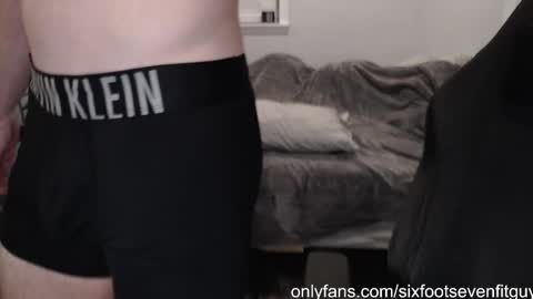 Snapshot of 6foot7fitguy chatting on 11/14/25, 11:24 6foot7fitguy online show from 11/14/25, 11:24