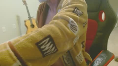 6stringer62 online show from 02/13/25, 02:01