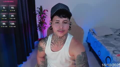 Snapshot of 777_stefantransmen chatting on 10/16/25, 11:06 Stefan online show from 10/16/25, 11:06