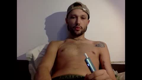 Snapshot of 777kriss chatting on 10/21/25, 02:29 Kriss online show from 10/21/25, 02:29