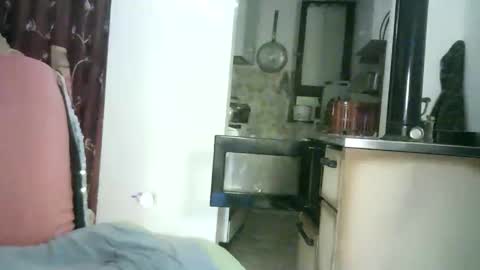 Lilu online show from 11/10/25, 10:09