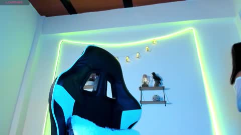 Snapshot of 77neferkitty77 chatting on 10/13/25, 12:21 online show from 10/13/25, 12:21