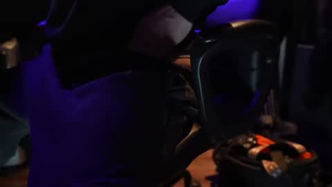 Snapshot of 7fivecedge chatting on 12/15/25, 04:17 7fivecedge online show from 12/15/25, 04:17