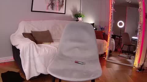 Loren Wood online show from 02/25/25, 05:58