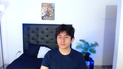 zyan online show from 12/03/25, 01:53