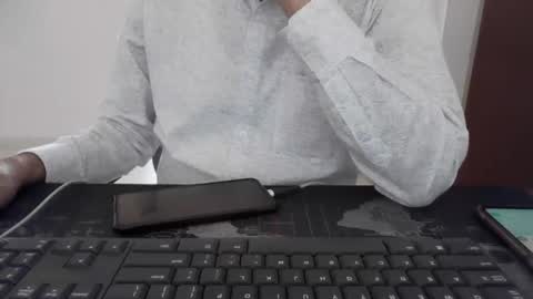 Snapshot of 8050pg chatting on 03/11/26, 10:10 MROSE7080 online show from 03/11/26, 10:10