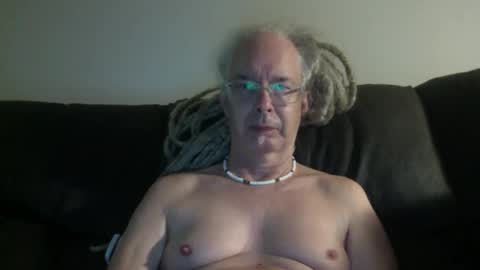 Snapshot of 808dred chatting on 04/01/26, 09:32 808dred online show from 04/01/26, 09:32