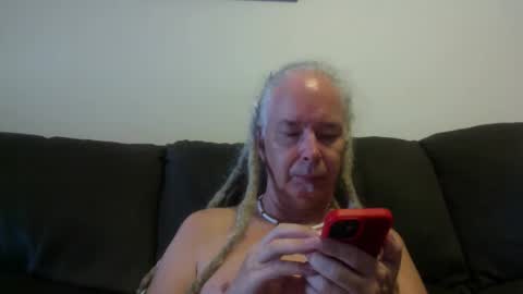 Snapshot of 808dred chatting on 04/18/26, 07:40 808dred online show from 04/18/26, 07:40