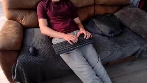 Snapshot of 87johnny chatting on 03/24/26, 09:20 87johnny online show from 03/24/26, 09:20