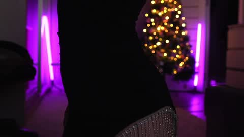 Monicano face online show from 12/31/24, 11:20