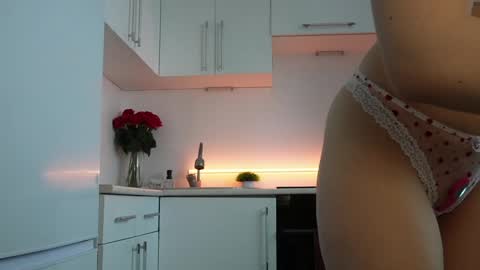 Monicano face online show from 04/17/26, 04:04