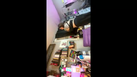 Snapshot of 88heygirlhey88 chatting on 12/03/25, 04:31 That girl online show from 12/03/25, 04:31