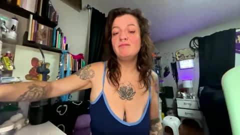 Snapshot of 88heygirlhey88 chatting on 12/16/25, 03:39 That girl online show from 12/16/25, 03:39