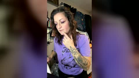 Snapshot of 88heygirlhey88 chatting on 12/21/25, 11:12 That girl online show from 12/21/25, 11:12