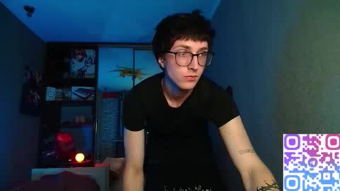 Snapshot of 8_goat chatting on 12/19/25, 07:10 Phillip online show from 12/19/25, 07:10