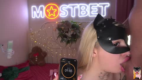 Snapshot of 8abycat chatting on 12/12/24, 12:12 8abycat Help us reach 250 thumbs up online show from 12/12/24, 12:12