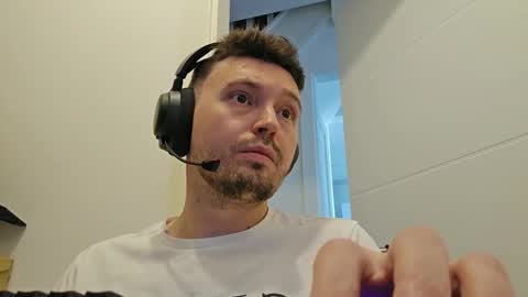 8inchdude93 online show from 09/09/25, 10:26