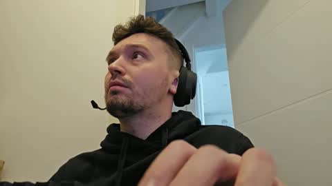 8inchdude93 online show from 09/16/25, 09:43