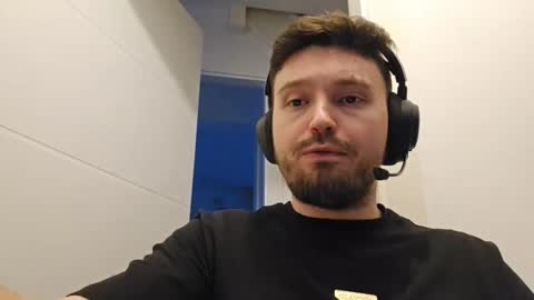 Snapshot of 8inchdude93 chatting on 03/13/26, 05:52 8inchdude93 online show from 03/13/26, 05:52