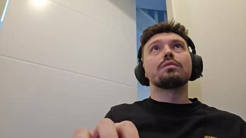 Snapshot of 8inchdude93 chatting on 03/25/26, 10:21 8inchdude93 online show from 03/25/26, 10:21