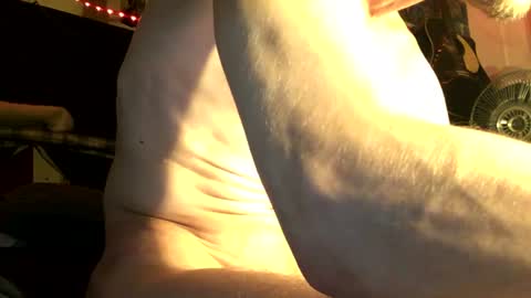 Snapshot of 8inches4you2 chatting on 06/18/26, 06:02 8inches4you2 online show from 06/18/26, 06:02
