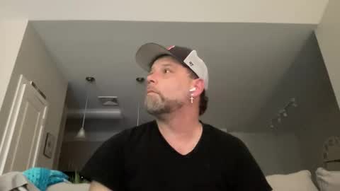 Snapshot of 8inchinnh chatting on 12/14/25, 08:46 Matty online show from 12/14/25, 08:46