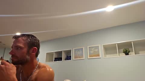 Snapshot of 8inchwhiteboy88 chatting on 04/12/26, 03:44 8inchwhiteboy88 online show from 04/12/26, 03:44