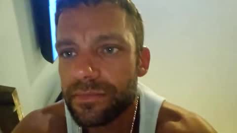 Snapshot of 8inchwhiteboy88 chatting on 04/13/26, 02:06 8inchwhiteboy88 online show from 04/13/26, 02:06