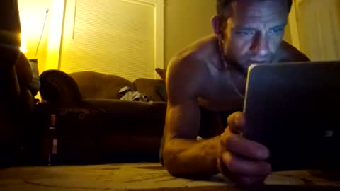 Snapshot of 8inchwhiteboy88 chatting on 04/24/26, 04:15 8inchwhiteboy88 online show from 04/24/26, 04:15