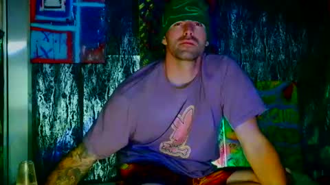 Snapshot of 8inspyder chatting on 10/16/25, 07:31 EvelDicknievel1 online show from 10/16/25, 07:31