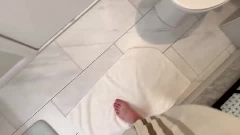 Snapshot of 8inutn chatting on 10/22/25, 12:55 8inutn online show from 10/22/25, 12:55