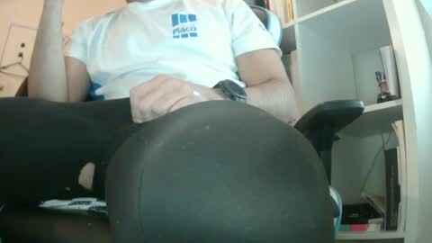 Snapshot of 90zero chatting on 01/11/25, 08:32 Arturo online show from 01/11/25, 08:32