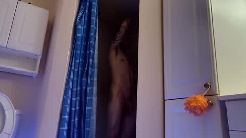 Snapshot of 9_25 chatting on 10/09/25, 02:31 8over6 online show from 10/09/25, 02:31