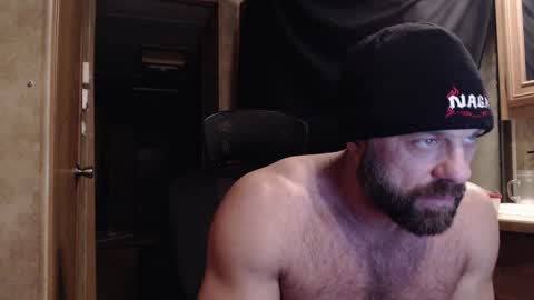 Snapshot of 9fat_inches chatting on 01/31/25, 12:28 9 fat inches online show from 01/31/25, 12:28