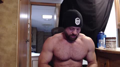 Snapshot of 9fat_inches chatting on 03/08/25, 06:47 9 fat inches online show from 03/08/25, 06:47