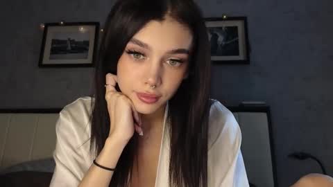 KARINA online show from 11/19/25, 12:05