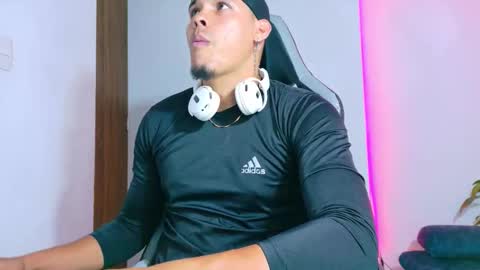 Snapshot of _0324 chatting on 03/25/26, 09:54 rick online show from 03/25/26, 09:54